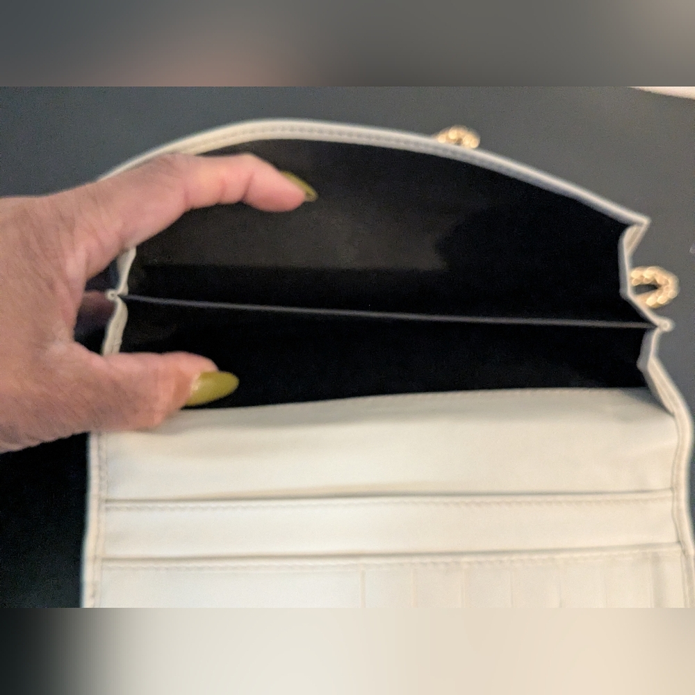 GUCCI Sima Leather Heart Gold Crest Cream Logo Embossed Zip Around Long Wallet - Picture 10 of 16